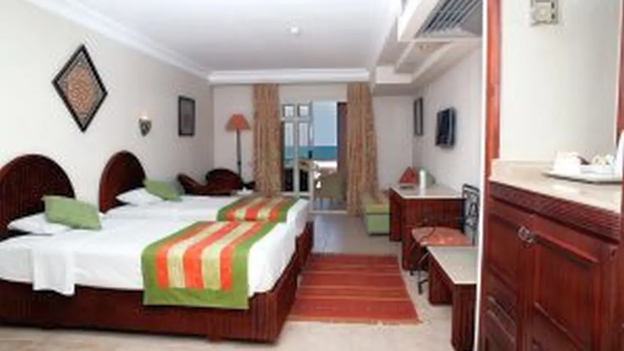 الفندق رومانس & أكوا بارك - العين السخنة